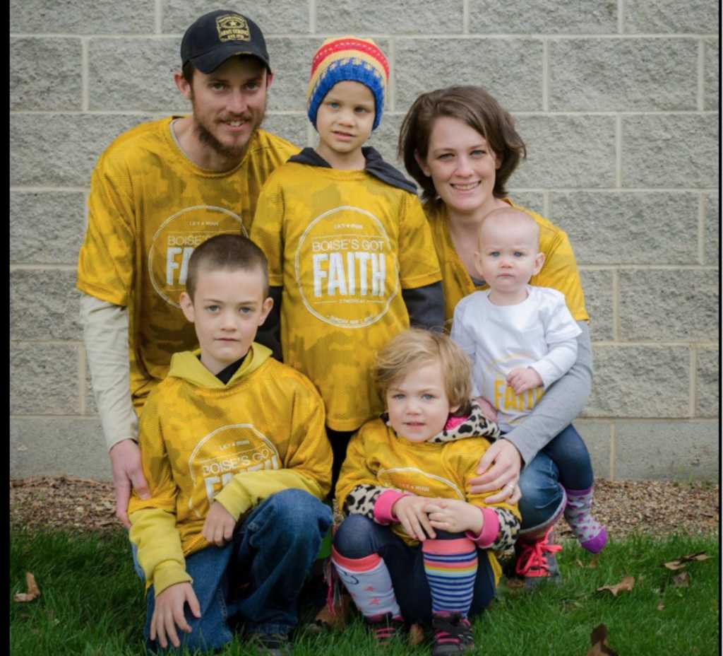 The Crawford family. (Photo credit: Chad Estes of Starry Night Media)