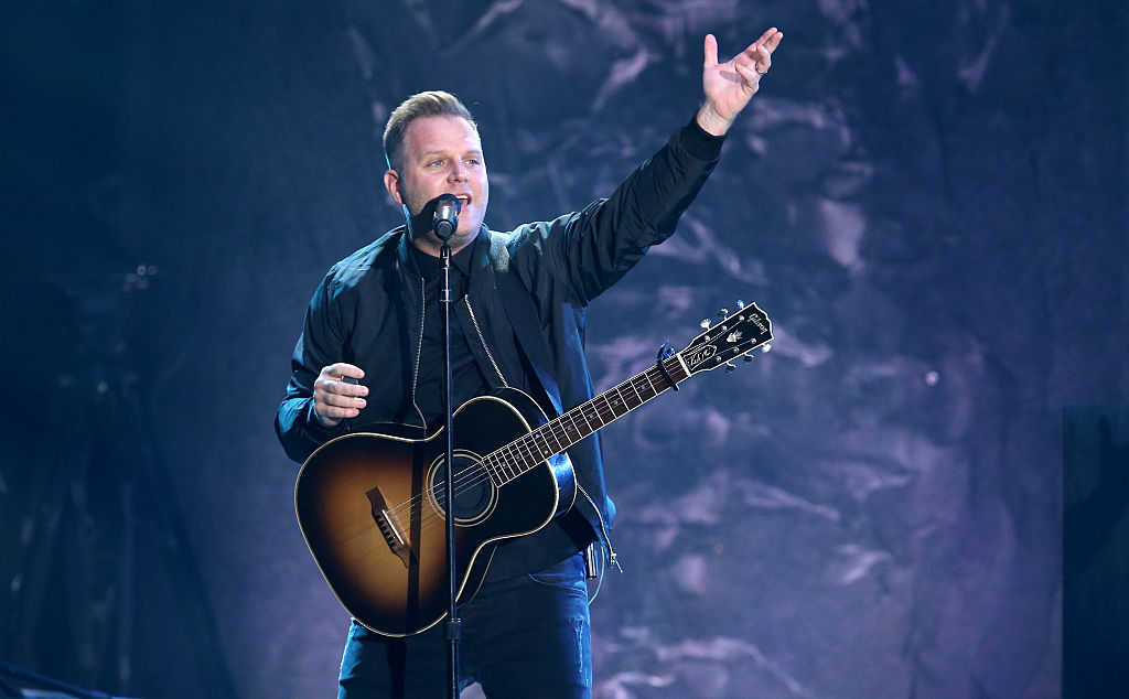 Matthew West closes out the 2016 Dove Awards at Allen Arena, Lipscomb University on October 11, 2016 in Nashville, Tennessee. (Terry Wyatt/Getty Images for Dove Awards)