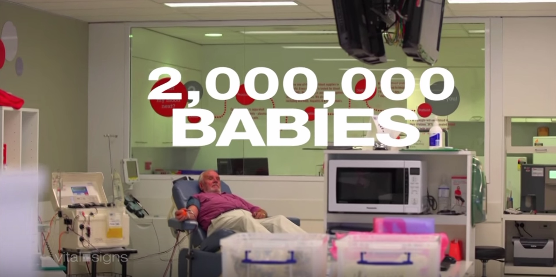 Grandfather Saves 2 Millions Babies Over 60 Years of Blood Donations(02)