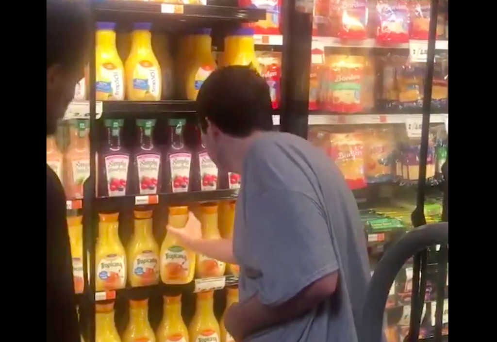 Dad Overcome With Emotion as Grocery Store Clerk Helps His ...