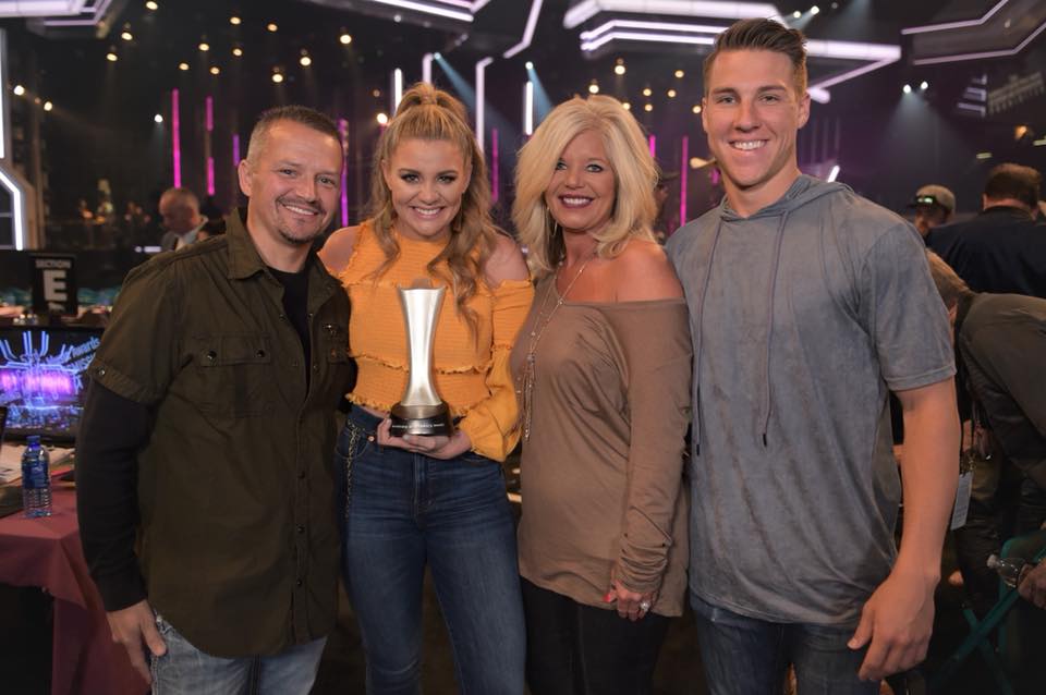 Image source: Facebook via Lauren Alaina