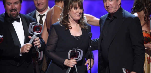 Actors Richard Karn, Patricia Richardson, and Tim Allen accept the fan favorite award for 'Home Improvement' at the 7th Annual TV Land Awards held at Gibson Amphitheatre on April 19, 2009 in Unversal City, California. (Photo by Alberto E. Rodriguez/Getty Images)