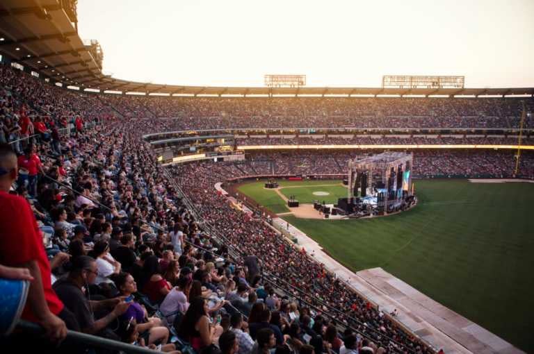 SoCal Harvest Crusade Draws 100,000 A Mighty Move of the Holy Spirit