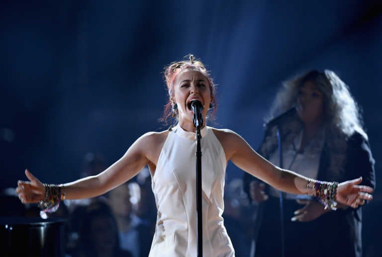 Watch Lauren Daigles Touching Performance At Largest Maximum Security