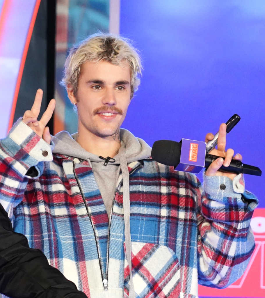 Justin Bieber Hosts ‘5 Minute Gospel Preaching’ on Instagram With Pastor Rich Wilkerson: ‘Who Is Jesus?’