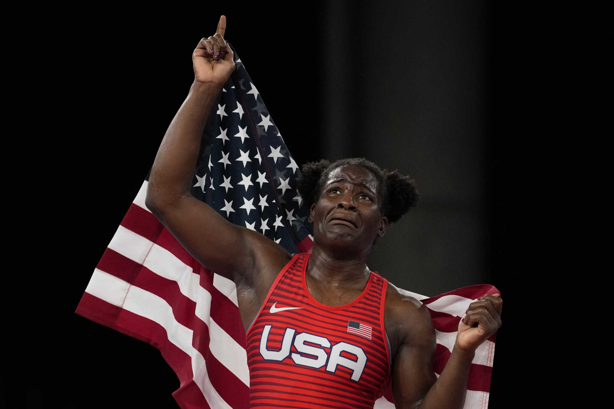 patriotic-us-gold-medalist-uses-prize-money-to-bless-widowed-mother