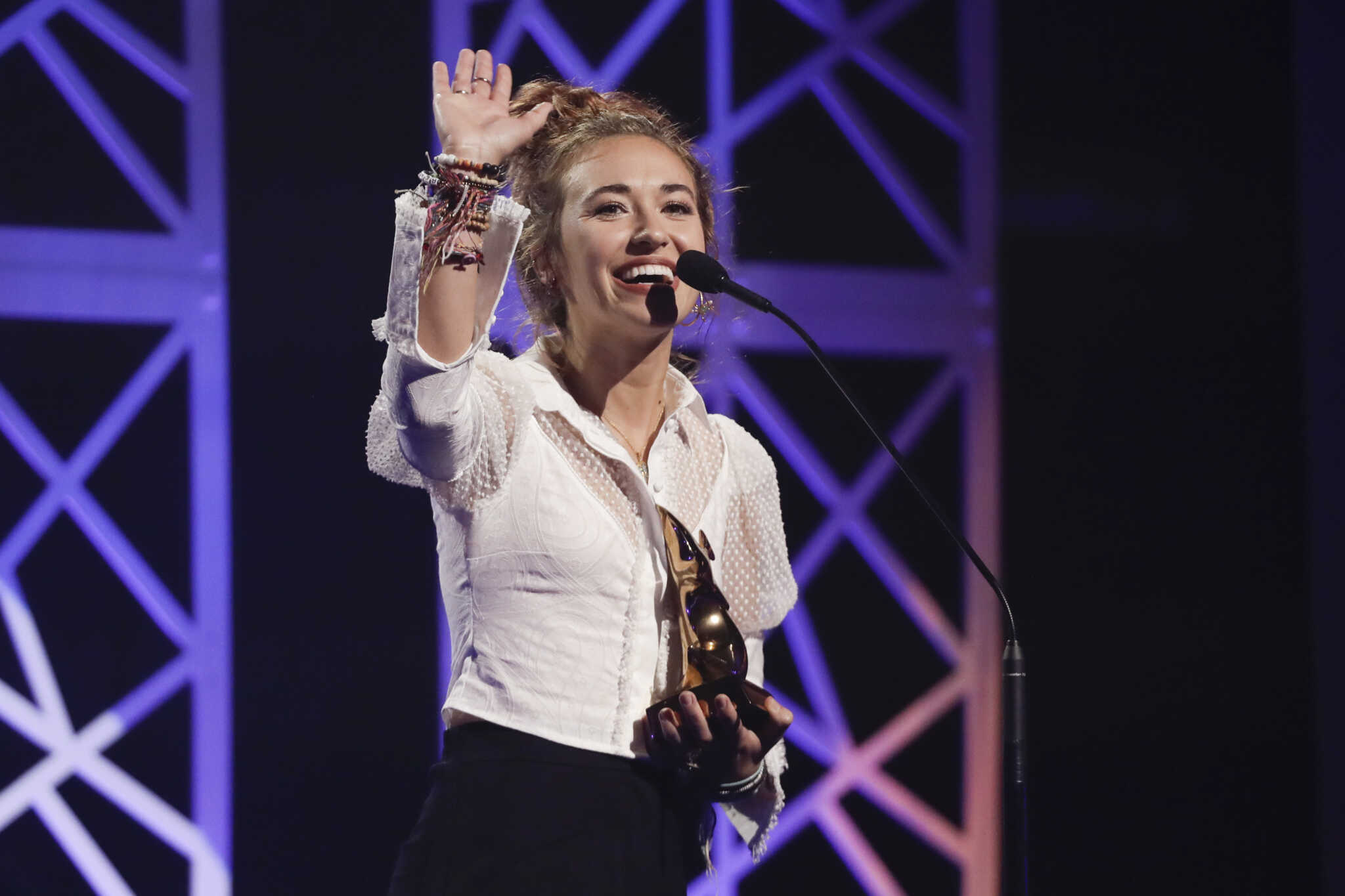 Lauren Daigle’s Message For Christians in Need of Courage and a ...