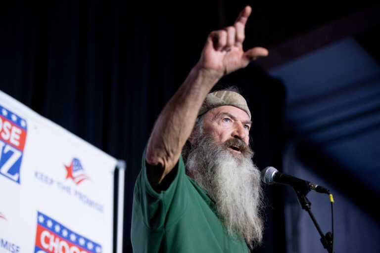 Duck Dynasty’ Star Phil Robertson on Why He Chose Forgiveness After Viral A&E Controversy