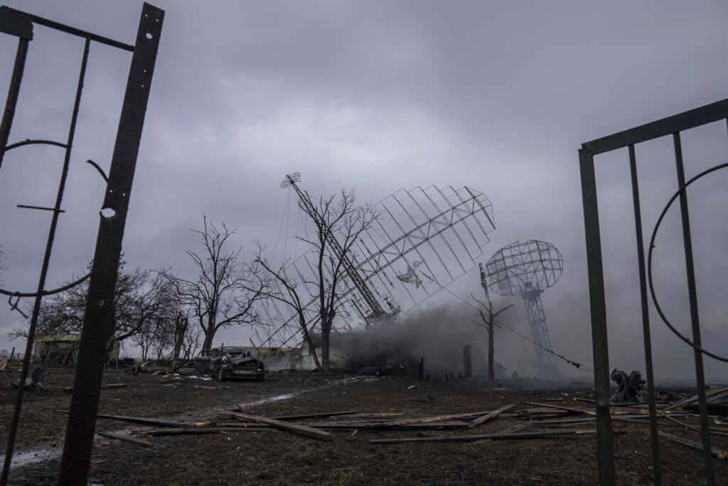 AP Photo/Evgeniy Maloletka