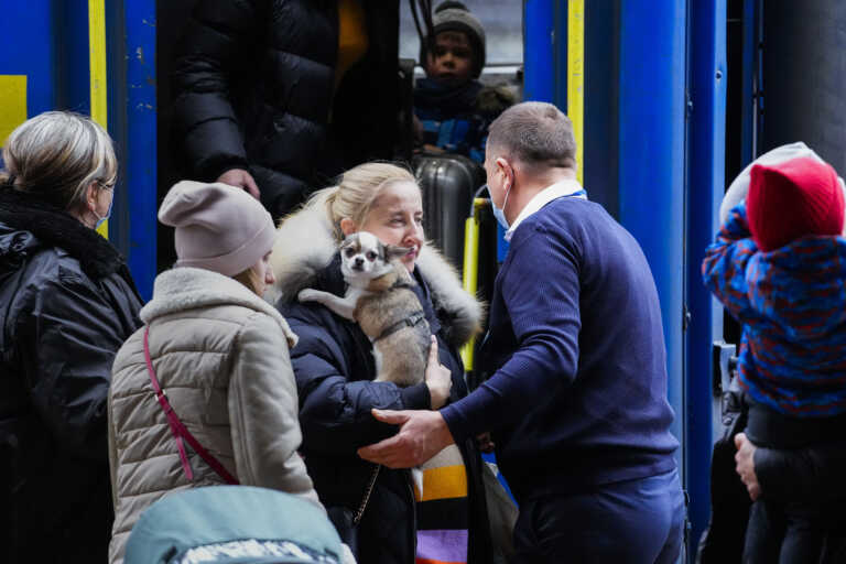 WATCH: Heartbreaking Video Shows Ukrainian Man Weeping as He Says Goodbye to His Little Girl