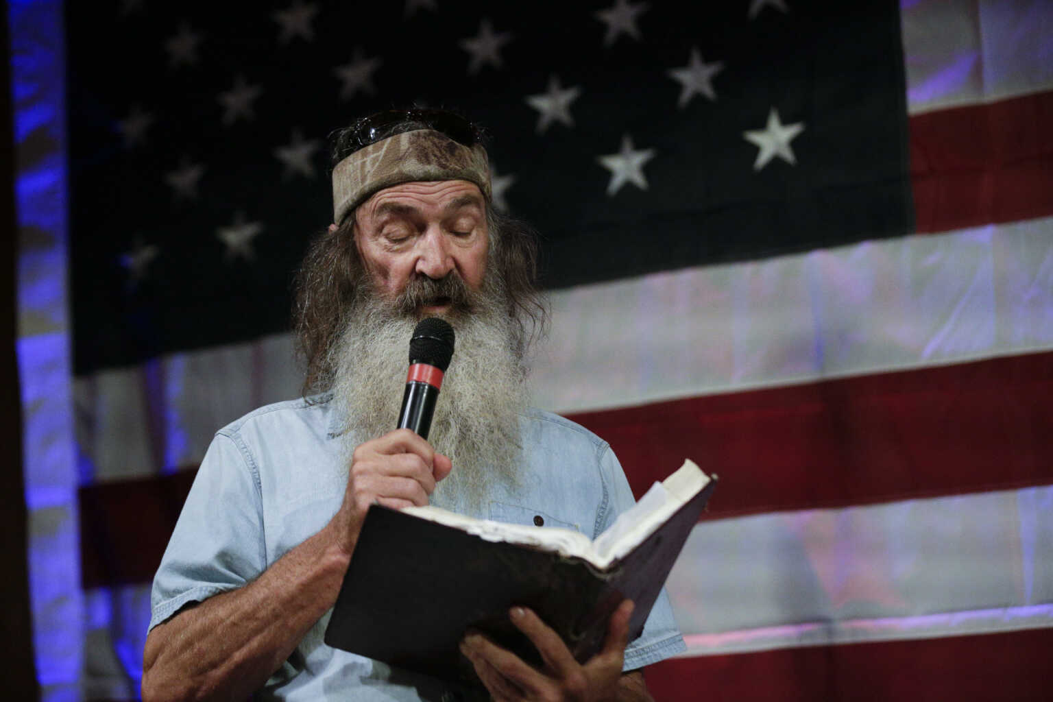 ‘Duck Dynasty’ Star Phil Robertson Has Died at Age 79: ‘Now With the - How Old Was Phil Robertson When He Died?