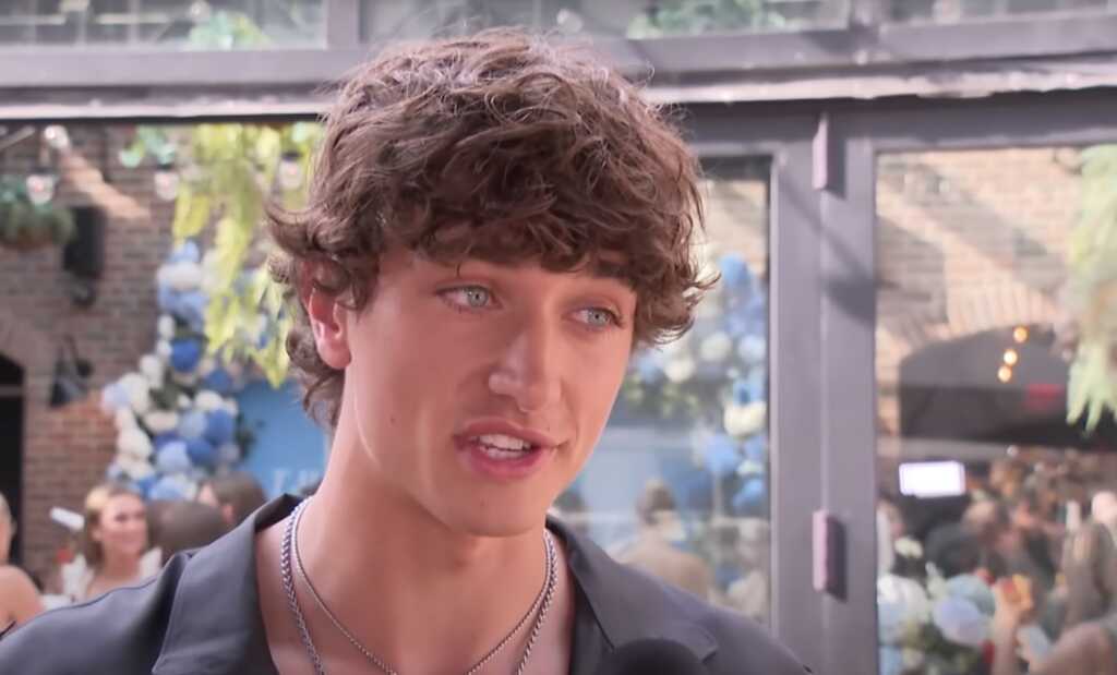 Entertainment Tonight/YouTube screenshot